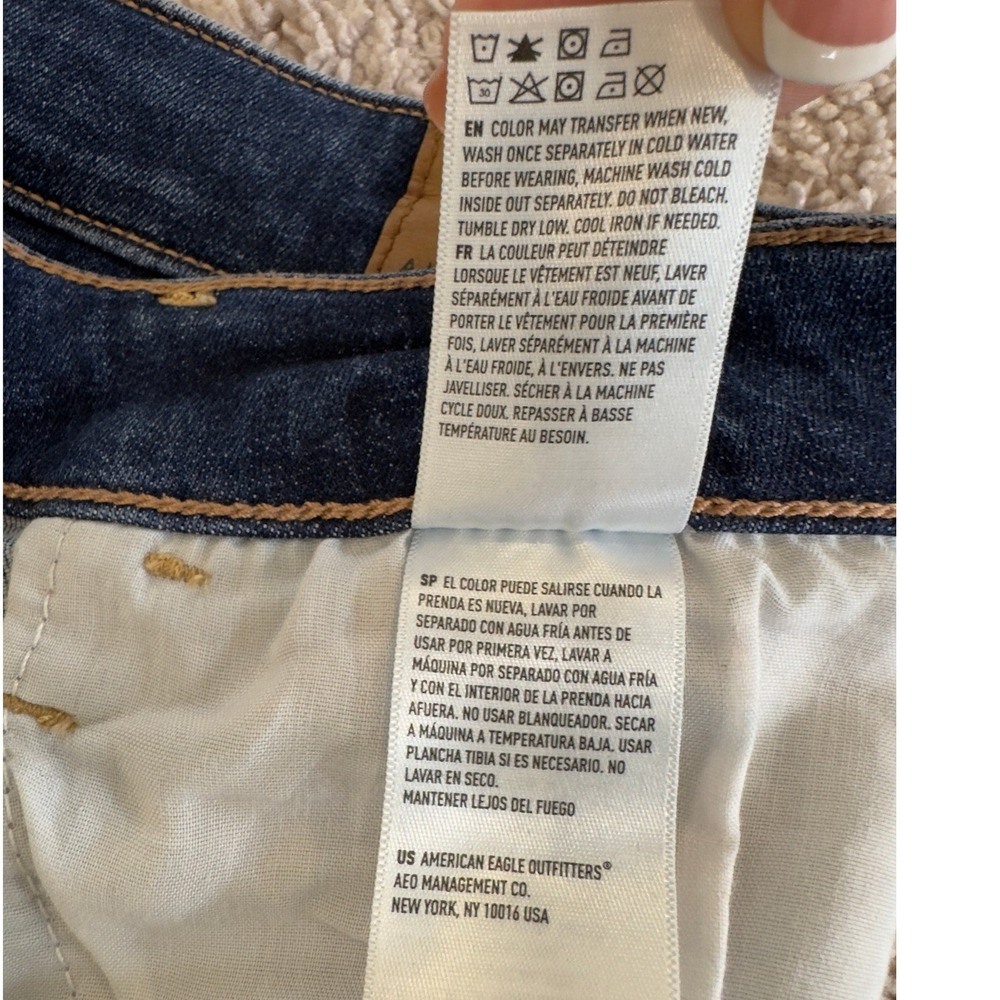 American Eagle Skinny Jeans Womens 2 Short Dark Wash Distressed Ripped FrayedHem - Picture 15 of 16